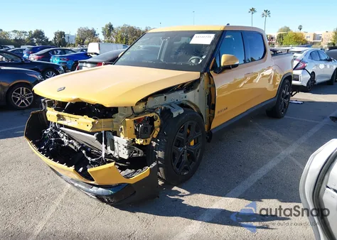 2023 Rivian R1T Adventure Quad Motor Large Pack from USA, damaged, VIN 7FCTGAAA2PN019677